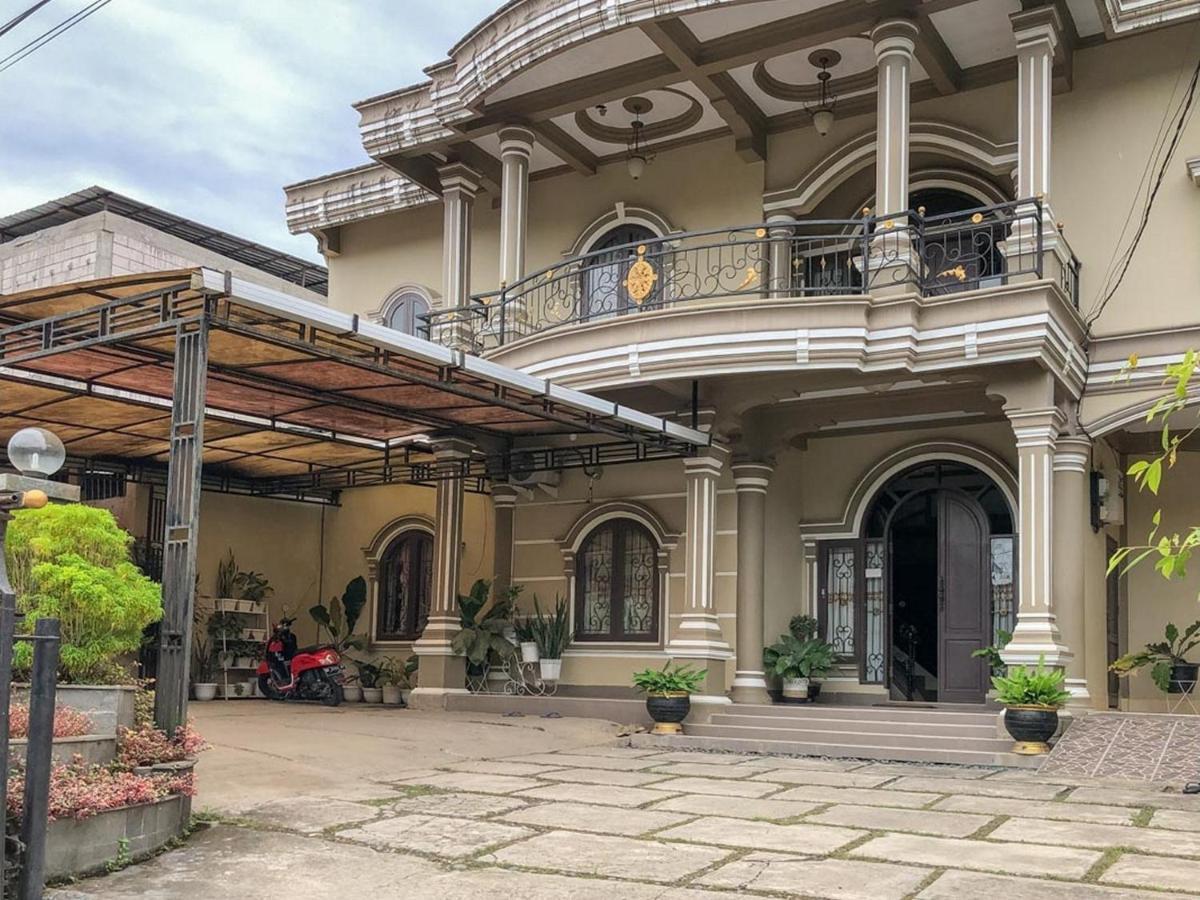 Sinar Hotel Enrekang Bagian luar foto