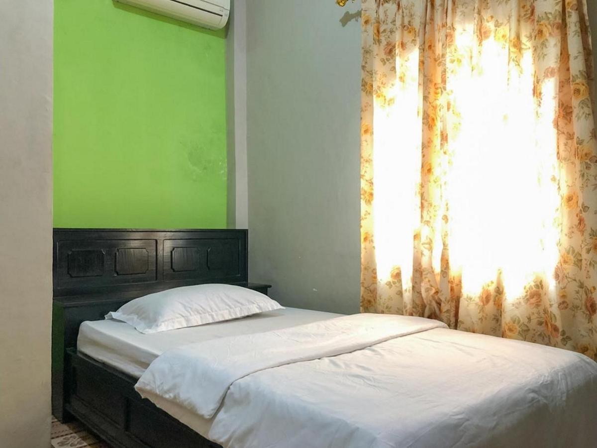 Sinar Hotel Enrekang Bagian luar foto