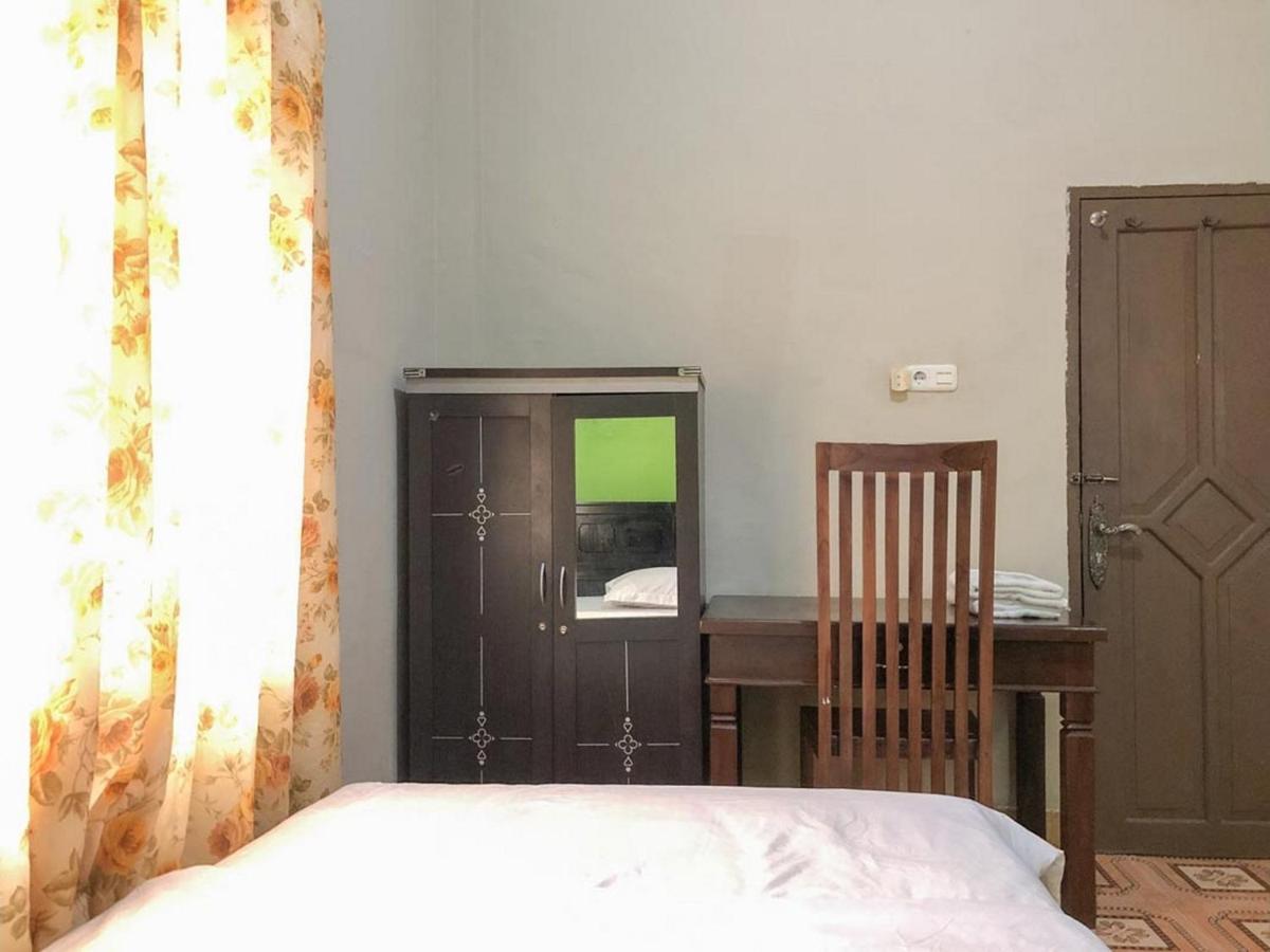 Sinar Hotel Enrekang Bagian luar foto